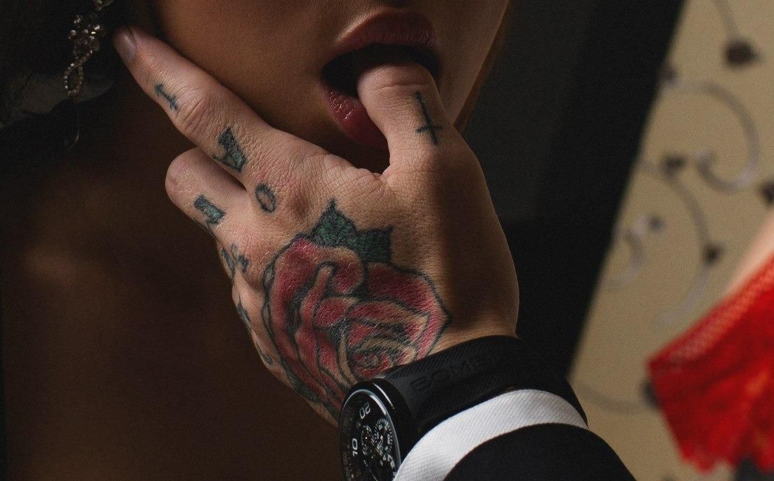 Секс-тренинг «Идеальный любовник» расставит все точки над "i", раскроет тайны и научит сексуальным техникам.&nbsp;«Как влюбить в себя женщину?» и «Как стать для неё единственным и неповторимым?» – организаторы наконец датут ответы на эти вопросы.&nbsp;Занятия, которые проводят практикующие сексологи, помогут наладить уже существующие или создать новые отношения.&nbsp;