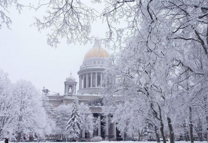 u0412 u041fu0435u0442u0435u0440u0431u0443u0440u0433u0435 u0433u0440u044fu0434u0443u0442 u0441u043du0435u0436u043du044bu0435 u0432u044bu0445u043eu0434u043du044bu0435 u0438 u043fu043eu0445u043eu043bu043eu0434u0430u043du0438u0435