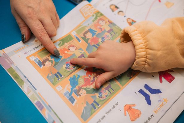 Конкурс в гимназии Петербурга — до 15 детей на место. Собрали 15 центров, где реально готовят к школе: от 575₽ за занятие до полного дня с нейропсихологом. Адреса во всех районах, актуальные цены на 2026 год, возврат 13% налога.