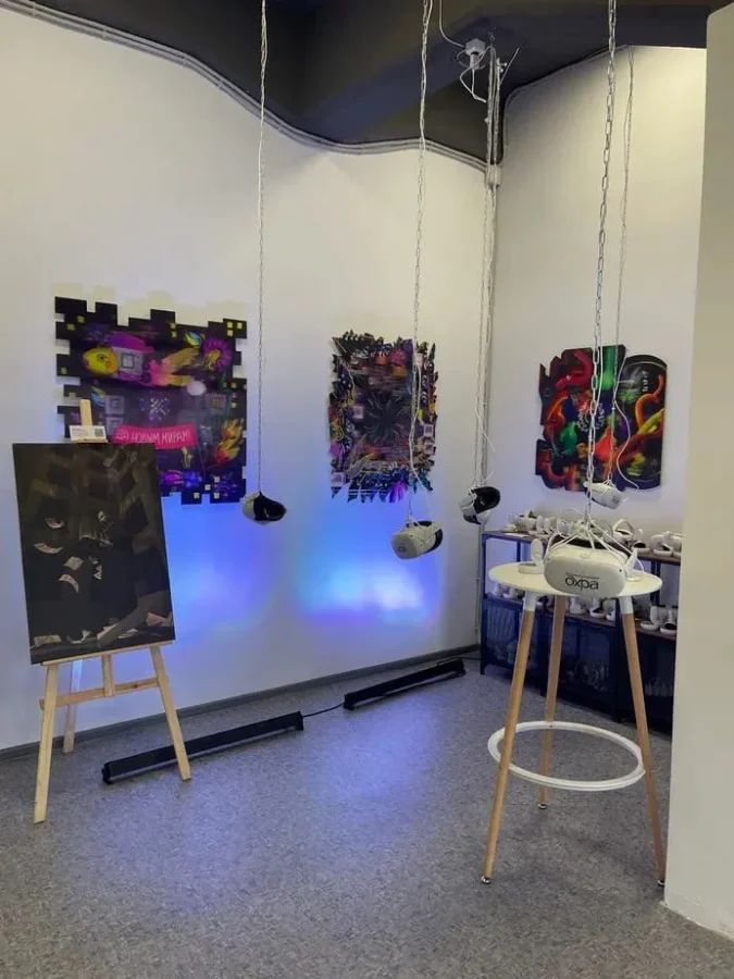 В VR-музее «Интерактив» phygital-галереи «Охра» проходят уникальные мастер-классы по искусству будущего – VR-живописи.