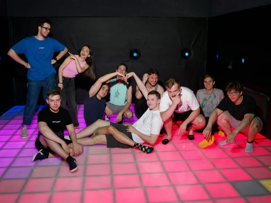 Места для празднования дня рождения в Санкт-Петербурге: интересные идеи, уютные локации и варианты для любой компании.