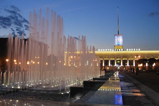 u0423 u0444u043eu043du0442u0430u043du043eu0432 u043du0430 u043fu043bu043eu0449u0430u0434u0438 u041bu0435u043du0438u043du0430 u043fu0440u043eu0437u0432u0443u0447u0438u0442 u0434u0436u0430u0437