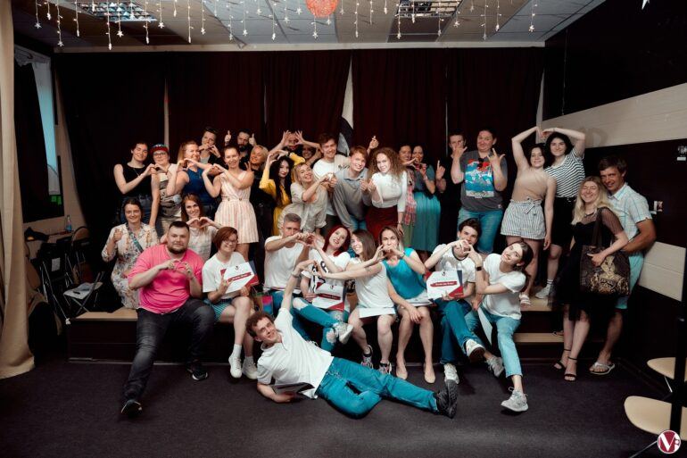 «Part Academy» с 2009 года выпустила 10 000 студентов, часть из которых работает в МХТ и БДТ — и ещё 18 студий для тех, кто хочет на сцену.