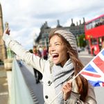 В&nbsp;Петербурге есть клубы и организации, помогающие изучать иностранные языки&nbsp;не тратя денег, в том числе и&nbsp;английский. Можно участвовать в разговорных клубах, смотреть фильмы на языке оригинала, общаться с носителями и даже проводить экскурсии для иностранцев, практикуя свой английский.&nbsp;При этом можно довольно весело провести время. Вход на все мероприятия свободный.