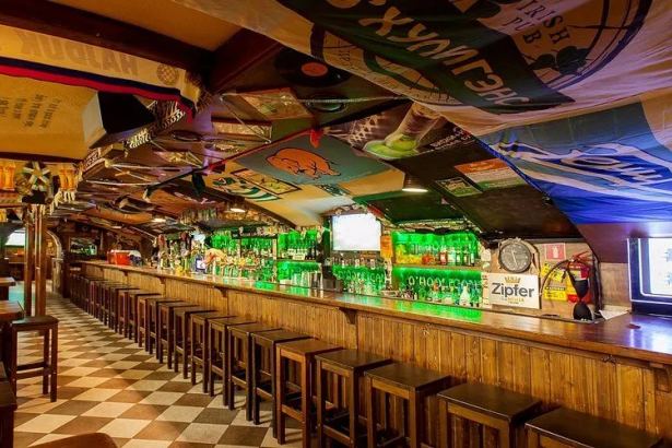 Ирландские пабы с Guinness, бельгийская брассерия с траппистским элем — депозиты 1000–1500 ₽ на плей-офф ЛЧ, бронь заранее.