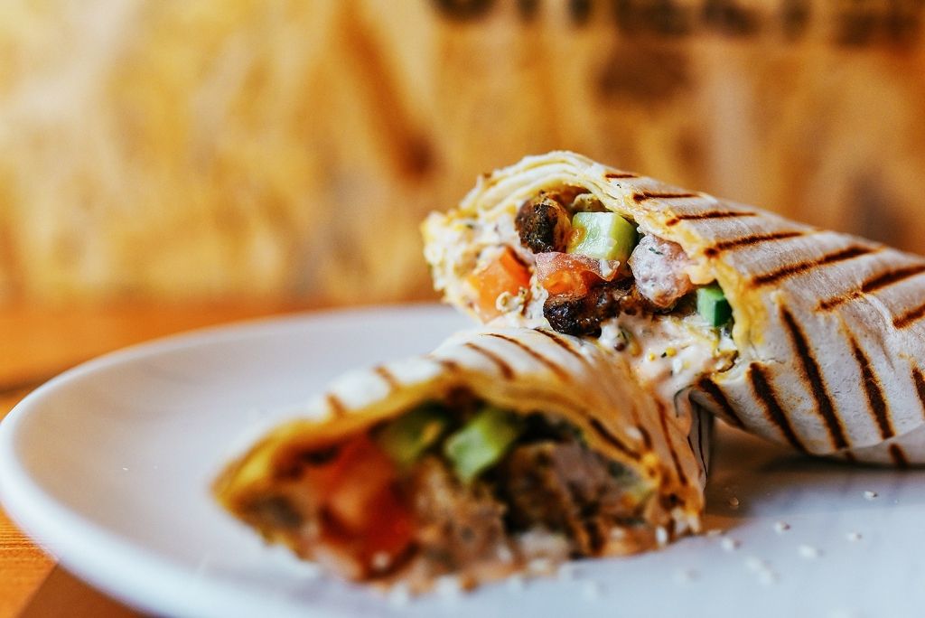 Стильная шаверма-бар Streetapita с креативным меню