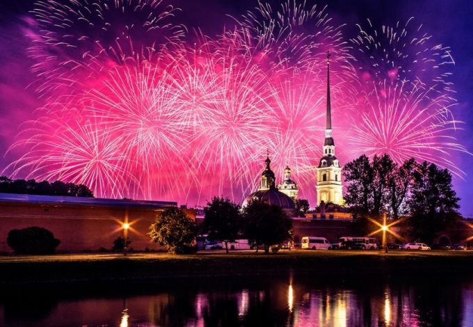 23 u0444u0435u0432u0440u0430u043bu044f u0432 u0433u043eu0440u043eu0434u0435 u0434u0430u0434u0443u0442 u044fu0440u043au0438u0439 u0441u0430u043bu044eu0442