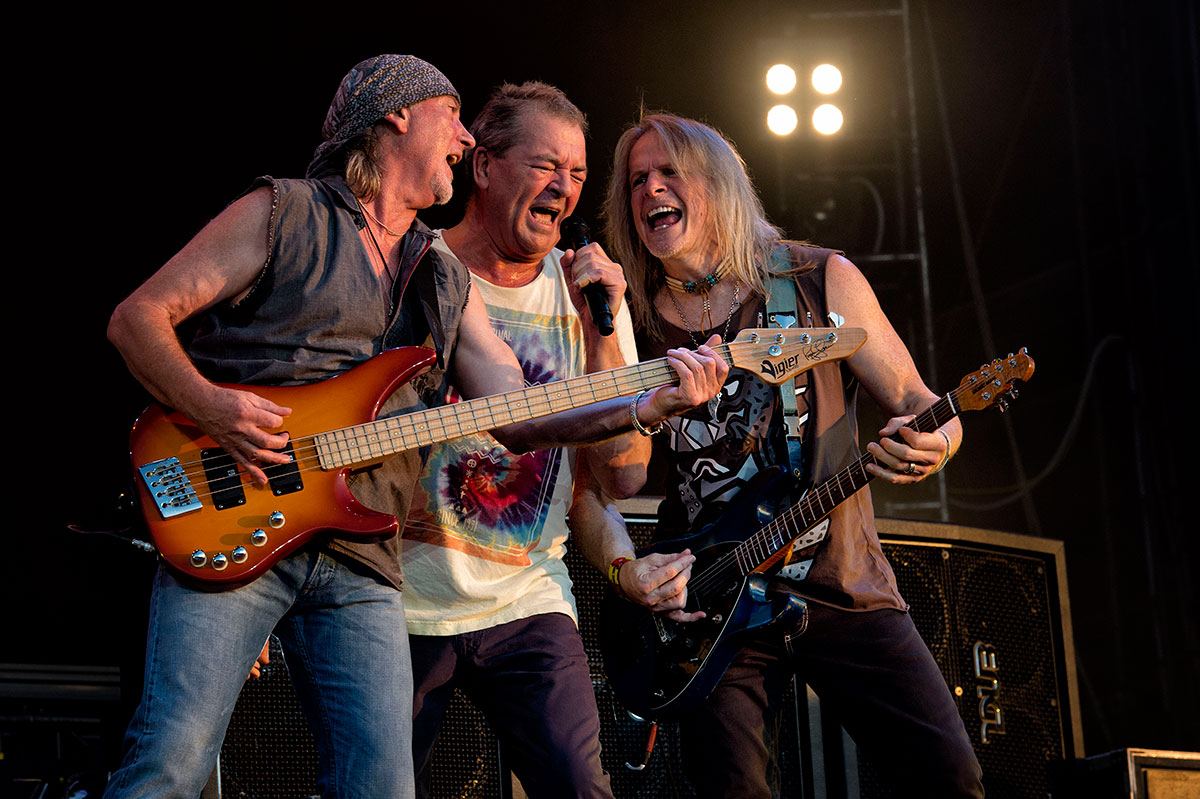 Легендарная группа Deep Purple, в рамках мирового прощального тура, исполнит свои самые зажигательные песни в Петербурге. Коллектив приедет в Северную столицу, 1 июня в рамках тура,&nbsp;организованного в честь 50-летия со дня начала их&nbsp;карьеры, а также в поддержку последнего альбома «Infinite».