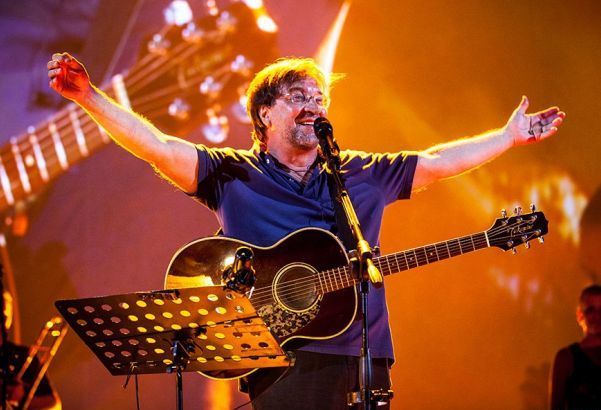 u0413u0440u0443u043fu043fu0430 u0414u0414u0422 u0434u0430u0441u0442 u0431u0435u0441u043fu043bu0430u0442u043du044bu0439 u043au043eu043du0446u0435u0440u0442 u043du0430 u0414u0432u043eu0440u0446u043eu0432u043eu0439