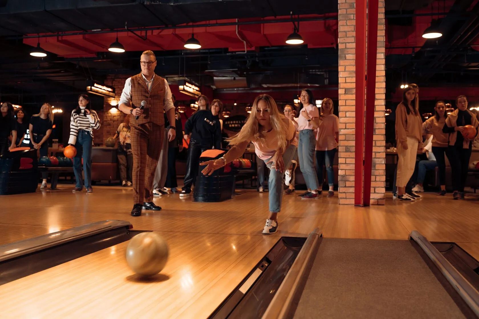 Дорожки боулинга Brooklyn Bowl в ТРЦ Июнь