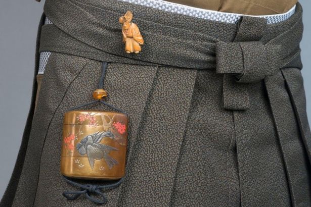 u0412u044bu0441u0442u0430u0432u043au0430 u00abu041du044du0446u043au044d. u041cu0438u043du0438u0430u0442u044eu0440u043du0430u044f u0441u043au0443u043bu044cu043fu0442u0443u0440u0430 u042fu043fu043eu043du0438u0438 u0438u0437 u0447u0430u0441u0442u043du044bu0445 u043au043eu043bu043bu0435u043au0446u0438u0439u00bb