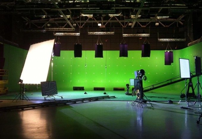 u00abu041au0438u043du043eu0412u0435u0441u043du0430u00bb - u0432u0437u0433u043bu044fu0434 u043du0430 u043au0438u043du043e u0438u0437u043du0443u0442u0440u0438