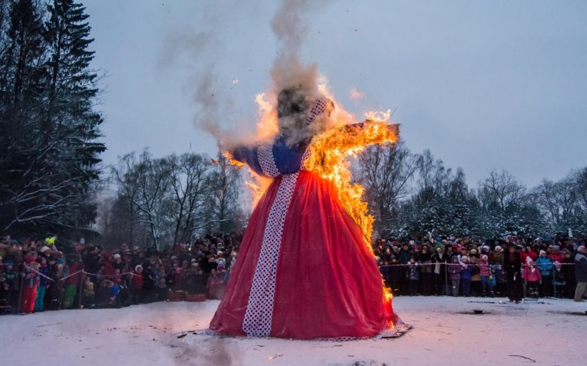 u041cu0430u0441u043bu0435u043du0438u0446u0430 u0432 u041fu0430u0432u043bu043eu0432u0441u043au043eu043c u043fu0430u0440u043au0435