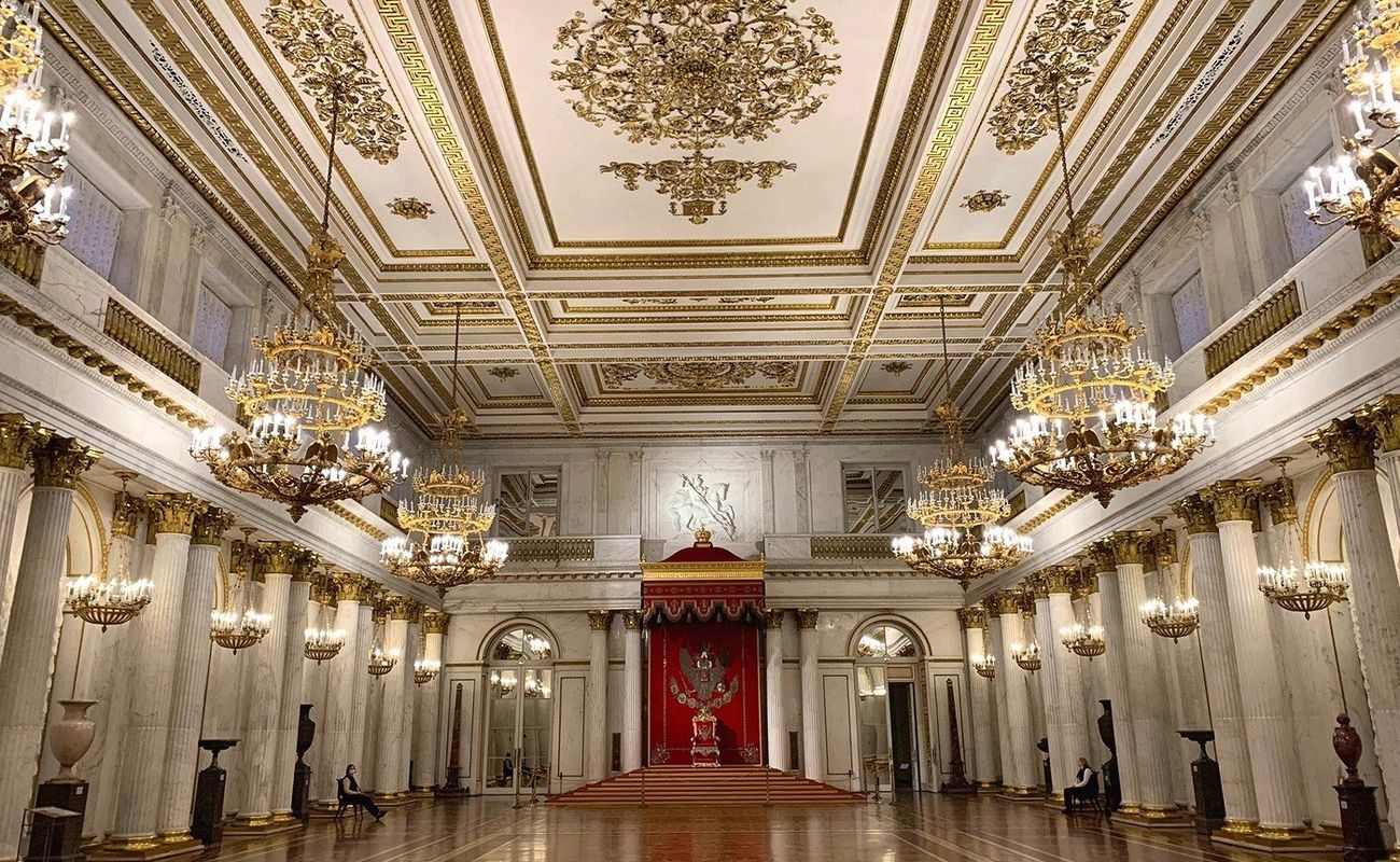 Познакомиться с легендами петербургской подземки, увидеть кирпич с развалин храма Аполлона Дельфийского, приобщиться к современным технологиям, посмотреть на зубров и покормить страусов, а также много другое. Питер Online собрал всю информацию, когда в музеи Петербурга можно ходить бесплатно: