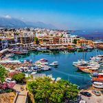 Республика Кипр – крайне гостеприимная страна в Европейском союзе, которая привлекает иностранцев со всего мира идеальными пляжами и теплым средиземноморским климатом. К другим плюсам страны можно отнести развитую инфраструктуру, низкий уровень преступности, доступную медицину, образование и выгодное налогообложение.