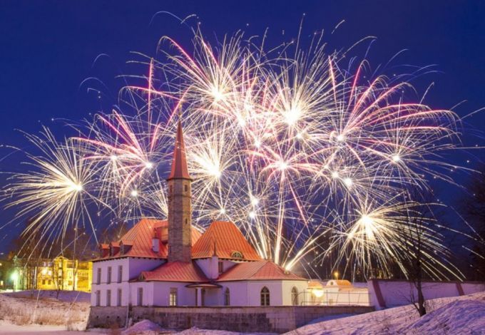 u0412 u0413u0430u0442u0447u0438u043du0441u043au043eu043c u0434u0432u043eu0440u0446u0435 u043du0430u043au0430u043du0443u043du0435 u041du043eu0432u043eu0433u043e u0433u043eu0434u0430 u043fu0440u043eu0439u0434u0451u0442 u043fu0440u0430u0437u0434u043du0438u0447u043du044bu0439 u0434u0436u0430u0437u043eu0432u044bu0439 u043au043eu043du0446u0435u0440u0442