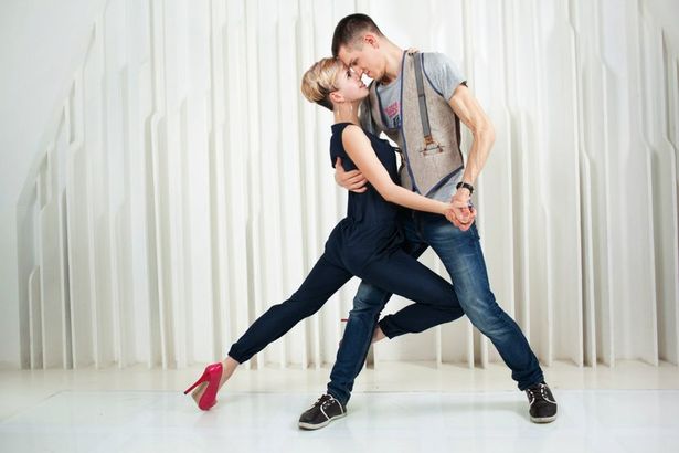 u041cu0430u0441u0442u0435u0440-u043au043bu0430u0441u0441 u0434u043bu044f u0432u043bu044eu0431u043bu0435u043du043du044bu0445 u043fu0430u0440 u043fu043e u0441u0430u043cu044bu043c u0447u0443u0432u0441u0442u0432u0435u043du043du044bu043c u0442u0430u043du0446u0430u043c