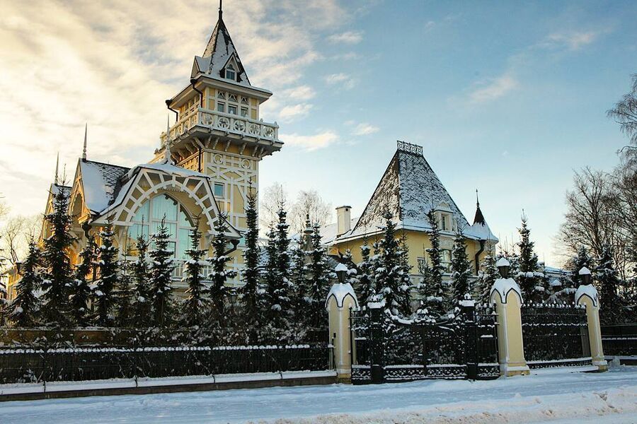 Особняк графини Клейнмихель на набережной Крестовки — неоготический замок