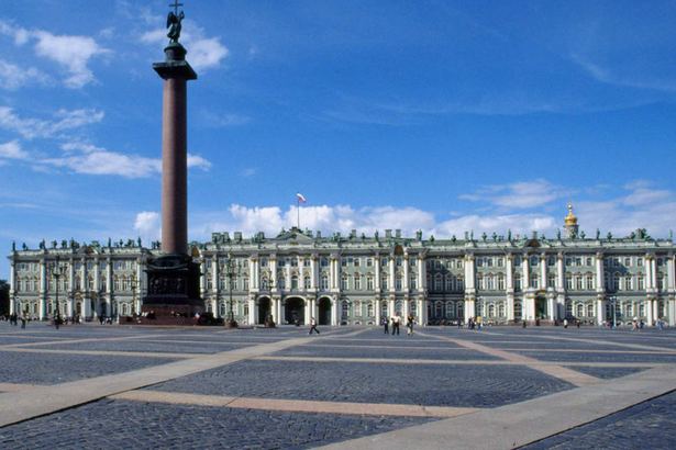 В июле Эрмитаж может вновь открыть свои двери для посетителей, но, даже после снятия ограничений, один из крупнейших музеев мира не будет работать как раньше.