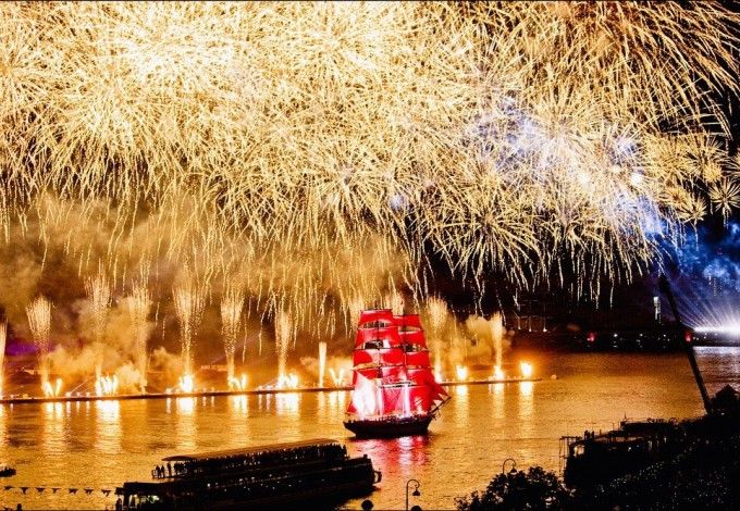 u0421 u0422u0440u043eu0438u0446u043au043eu0433u043e u043cu043eu0441u0442u0430 u0437u0430u043fu0443u0441u0442u044fu0442 u043au0440u0430u0441u043eu0447u043du044bu0439 u0444u0435u0439u0435u0440u0432u0435u0440u043a