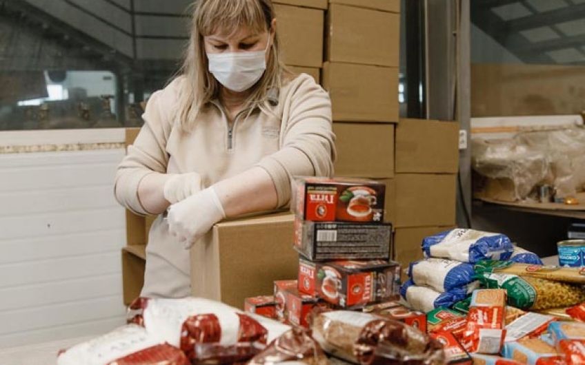 u0424u043eu043du0434 u0410u0445u043cu0430u0442u0430 u041au0430u0434u044bu0440u043eu0432u0430 u0441 u0442u0435u0445u043du043eu043fu0430u0440u043a u00abu0410u0439u0440u0430u00bb u0440u0430u0437u0434u0430u043bu0438 1000 u043du0430u0431u043eu0440u043eu0432 u0435u0434u044b