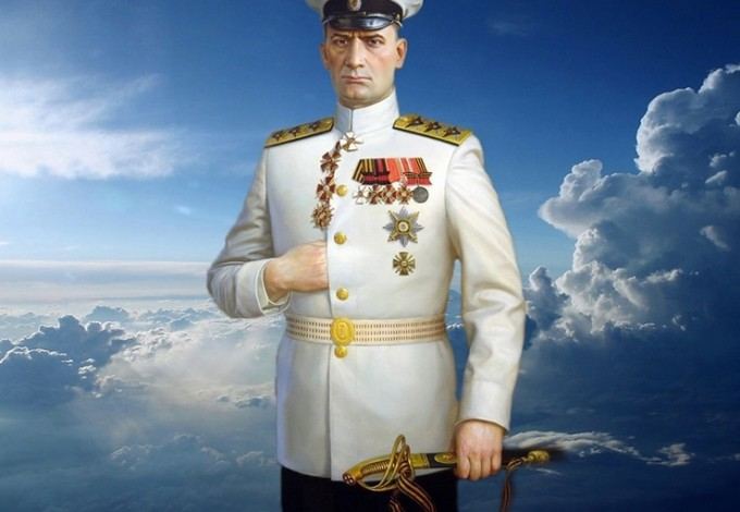 Ее установят на доме на Большой Зелениной улице, где жил адмирал. Церемонию открытия мемориала планируют провести 24 сентября этого года.