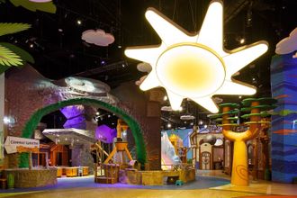 Если кто-то спросит, где в Санкт-Петербурге можно отдохнуть всей семьёй, мы, не задумываясь, скажем: "ТРК «Европолис», друзья, именно там ваша семья станет частью волшебного мира Angry Birds!"