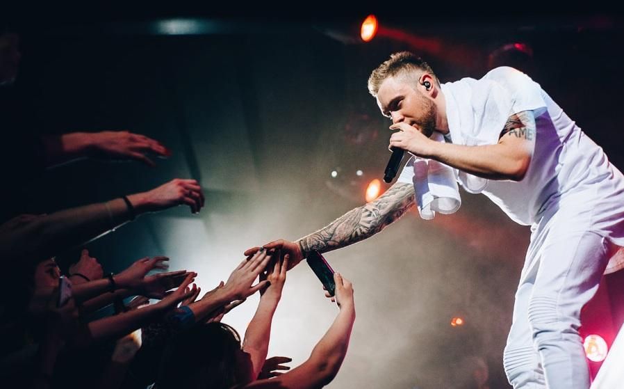 Самый завидный холостяк России Егор Крид спустя год возвращается в Северную Столицу с новым шоу, которое, по словам организаторов, никого не оставит равнодушным.&nbsp;Артист, чьи песни занимают все первые строчки музыкальных чартов и хит парадов, исполнит на сцене А2 не только совершенно новые композиции, но и всем известные и полюбившиеся хиты.