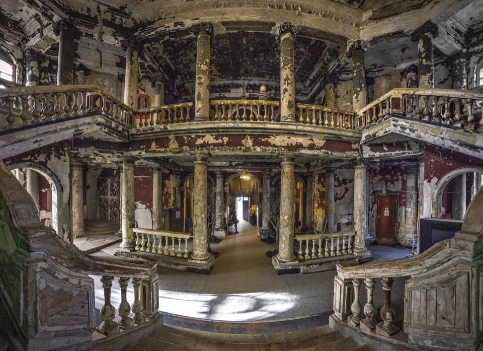 29 июня в 20:00 в здании лютеранской церкви&nbsp;«Анненкирхе» состоится необычный и атмосферный концерт, посвященный мимолетной поре белых ночей.&nbsp;На сцене старинной кирхи выступит группа Maria Majazz, чья музыка на стыке pop-jazz, soul и rock именуется самими музыкантами как atmospheric song.