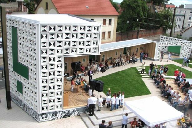 u0413u043eu0440u043eu0434u0441u043au043eu0435 u043fu0443u0431u043bu0438u0447u043du043eu0435 u043fu0440u043eu0441u0442u0440u0430u043du0441u0442u0432u043e u0415u0432u0440u043eu043fu044b u043du0430 u0432u044bu0441u0442u0430u0432u043au0435 u00abu041fu043eu043bu0438u0441u00bb