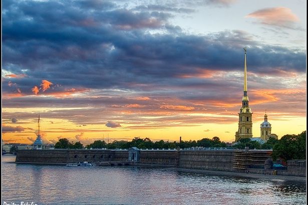 u0414u043eu0436u0434u043bu0438u0432u0430u044f u043fu043eu0433u043eu0434u0430 u0432 u041fu0435u0442u0435u0440u0431u0443u0440u0433u0435 u043fu0435u0440u0435u043cu0435u043du0438u0442u0441u044f u043du0430 u0441u043eu043bu043du0435u0447u043du0443u044e