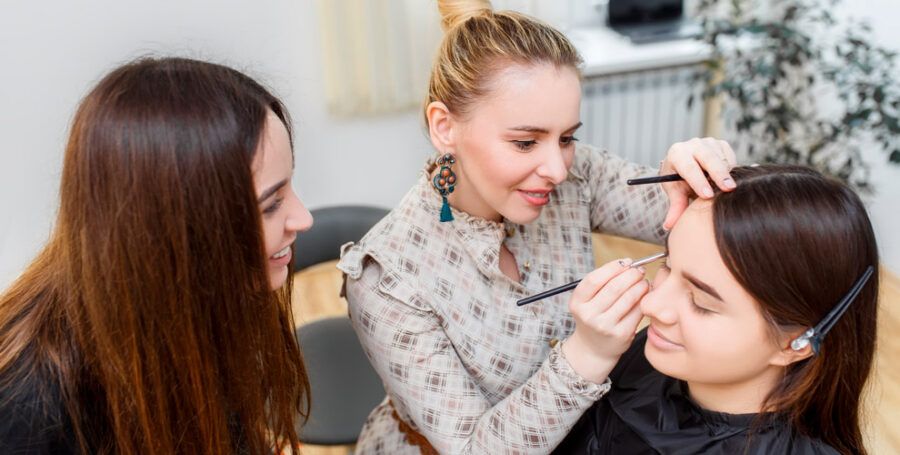 Чем заняться с подружками, чтобы после встречи было что вспомнить? Питер Online придумал для вас 15 нескучных мест, куда отправиться с девчонками на выходных в Петербурге. От созерцательных мастер-классов по флористике до пикантных тренингов по соблазнению — обещаем много клевых фото, веселья и пользы!