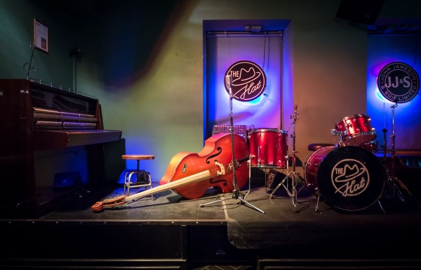 Джаз-бар The Hat в Санкт-Петербурге — джем-сейшн и живая музыка