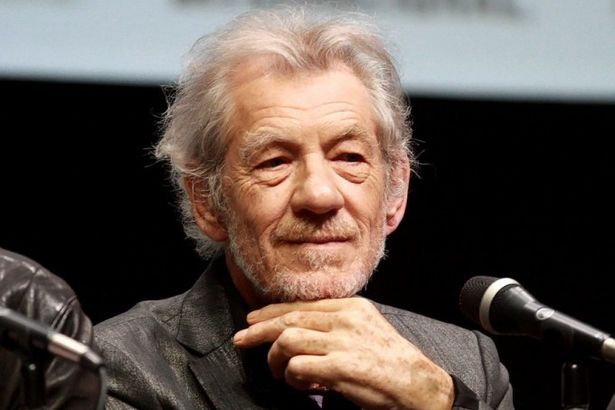 u0413u044du043du0434u0430u043bu044cu0444 u0432u0441u0442u0440u0435u0442u0438u043bu0441u044f u0441 u043fu0435u0442u0435u0440u0431u0443u0440u0436u0446u0430u043cu0438