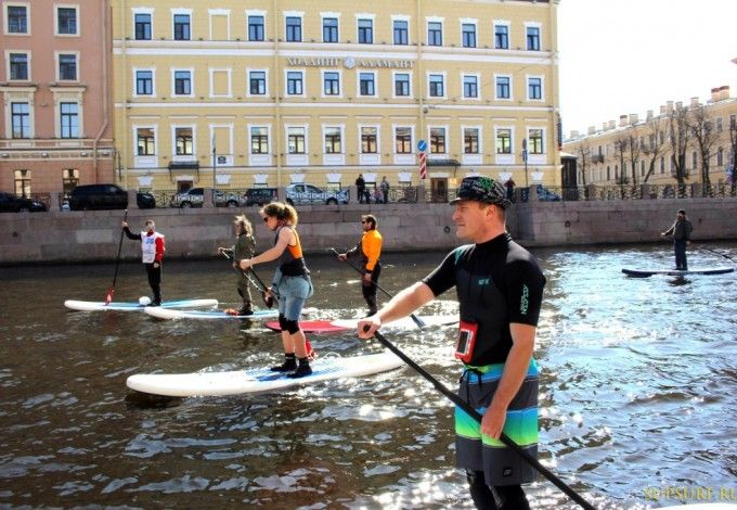 u0412 u041fu0435u0442u0435u0440u0431u0443u0440u0433u0435 u043fu0440u043eu0448u0451u043b u041fu0430u0440u0430u0434 SUP-u0441u0435u0440u0444u0435u0440u043eu0432