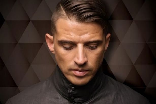 18 декабря в клубе&nbsp;Santa Barbara Club&nbsp;выступит американский диджей с русскими корнями Serge Devant. Его карьере могут позавидовать даже самые именитые ветераны мировой электронной сцены. Сегодня его трек «Addicted» раскачивает десятки фешенебельных вечеринок мира.