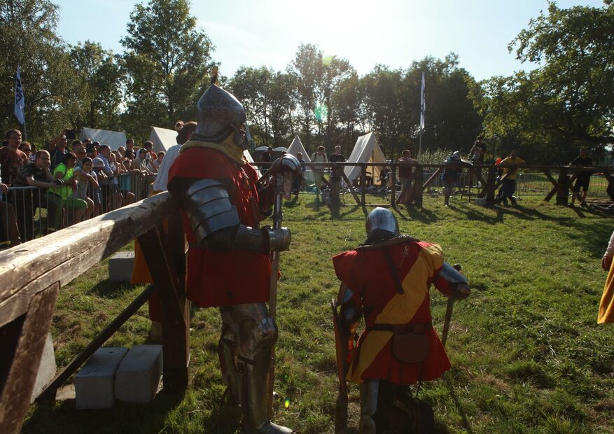 В конце ноября пройдет один из самых теплых и вкусных мероприятий осени— фестиваль «Булочки с корицей». Лучшие повара и кондитеры соберутся в «Ткачах» и будут готовить всеми любимые булочки с корицей и другие приятные лакомства по старинным, а также авторским рецептам.