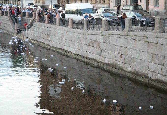 22 u0438u044eu043du044f u043fu043e u0424u043eu043du0442u0430u043du043au0435 u043fu043eu043fu043bu044bu0432u0443u0442 u043au043eu0440u0430u0431u043bu0438u043au0438 u043fu0430u043cu044fu0442u0438