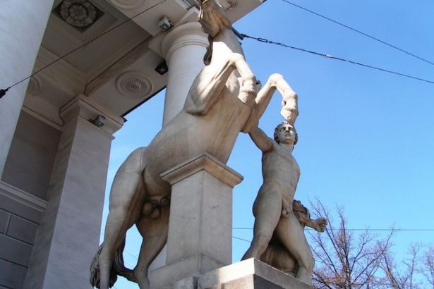 u041cu0430u043du0435u0436 u043fu043eu0441u043bu0435 u0440u0435u043cu043eu043du0442u0430 u043eu0442u043au0440u043eu0435u0442u0441u044f u0432u044bu0441u0442u0430u0432u043au043eu0439