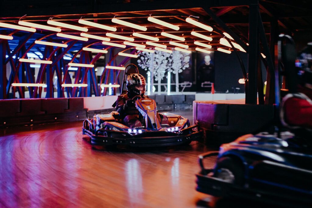 Посмотреть на звезды, прогуляться по красивому парку или загадать желание у волшебного памятника – подборка мест для влюбленных. Куда отправиться в Санкт-Петербурге в места полные романтики с любимой девушкой/парнем.