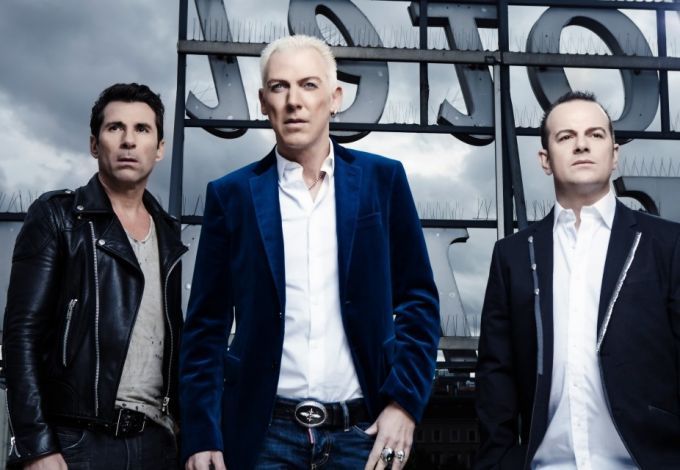 Scooter u0432u044bu0441u0442u0443u043fu0438u0442 u043fu0435u0440u0435u0434 u043fu0435u0442u0435u0440u0431u0443u0440u0433u0441u043au0438u043cu0438 u0444u0430u043du0430u0442u0430u043cu0438 27 u043cu0430u0440u0442u0430 u0432 u043au043bu0443u0431u0435 u04102