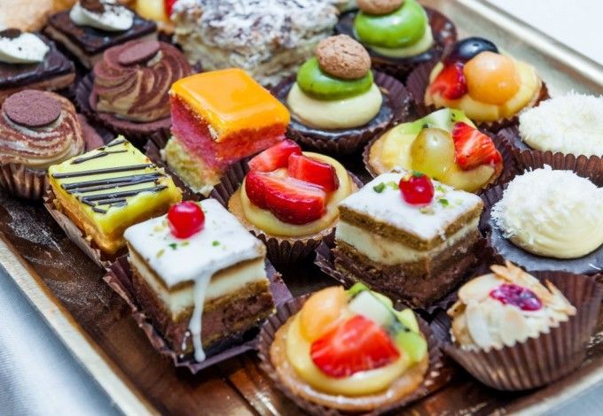 u041fu0435u0442u0435u0440u0431u0443u0440u0436u0446u044b u0433u043bu0430u0432u043du044bu0435 u0441u043bu0430u0434u043au043eu0435u0436u043au0438 u0441u0442u0440u0430u043du044b