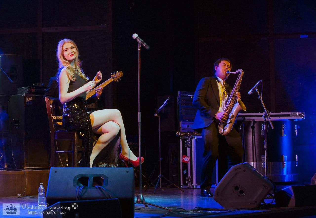 29 августа на крыше «HI-HAT» пройдет джазовая вечеринка в лучших традициях Чикаго 30-х годов, когда везде царил сухой закон, и только подвалы и крыши становились оплотом удовольствия и свободы. Организаторы «JAzzz Party на крыше» планируют возродить то&nbsp;безудержное веселье и те нескончаемые эмоции, которые испытывали гости закрытых вечеринок.