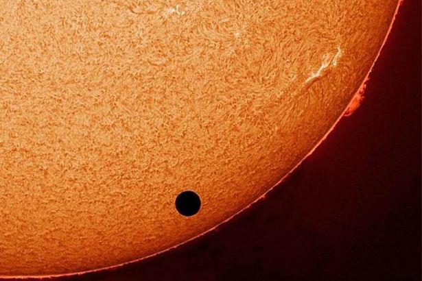 u0412 u043du0435u0431u0435 u041fu0435u0442u0435u0440u0431u0443u0440u0433u0430 u043cu043eu0436u043du043e u0431u0443u0434u0435u0442 u043du0430u0431u043bu044eu0434u0430u0442u044c u043fu0440u043eu0445u043eu0436u0434u0435u043du0438u0435 u041cu0435u0440u043au0443u0440u0438u044f u043fu043e u0434u0438u0441u043au0443 u0421u043eu043bu043du0446u0430