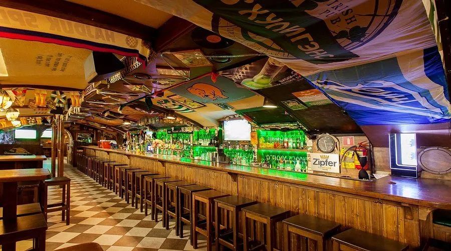 Ирландский паб O'Hooligans в Санкт-Петербурге — трансляции английской премьер-лиги
