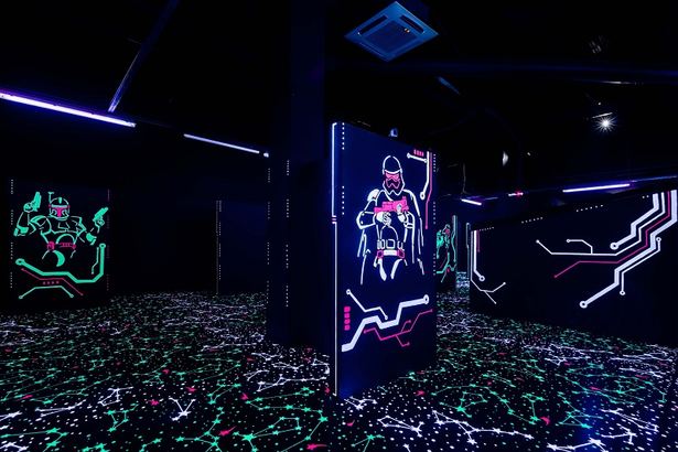 Лазертаг и VR на севере города: космическая тематика, банкетные залы до 100 гостей, форматы для детей и взрослых.