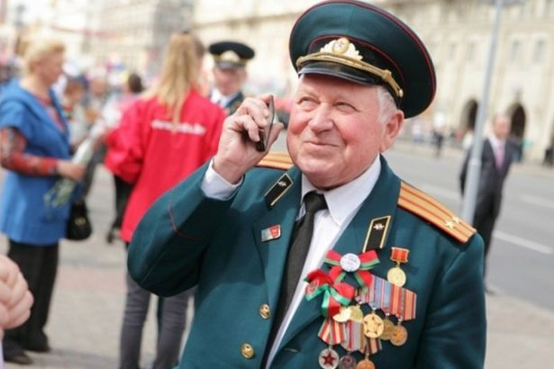 u0412 u043fu0440u0430u0437u0434u043du0438u0447u043du044bu0435 u0434u043du0438 u0432u0435u0442u0435u0440u0430u043du044b u0441u043cu043eu0433u0443u0442 u0431u0435u0441u043fu043bu0430u0442u043du043e u0437u0432u043eu043du0438u0442u044c u0438 u043fu043eu0441u044bu043bu0430u0442u044c u0442u0435u043bu0435u0433u0440u0430u043cu043cu044b