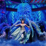 Зал на 1204 места на Песочной набережной — единственный частный музыкальный театр города с мультимедийными мюзиклами.