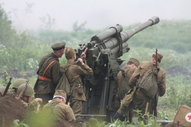 u0411u043eu043bu044cu0448u043eu0439 u0432u043eu0435u043du043du043e-u0438u0441u0442u043eu0440u0438u0447u0435u0441u043au0438u0439 u0444u0435u0441u0442u0438u0432u0430u043bu044c u043fu0440u043eu0439u0434u0435u0442 u0443 u041bu0435u0434u043eu0432u043eu0433u043e u0434u0432u043eu0440u0446u0430