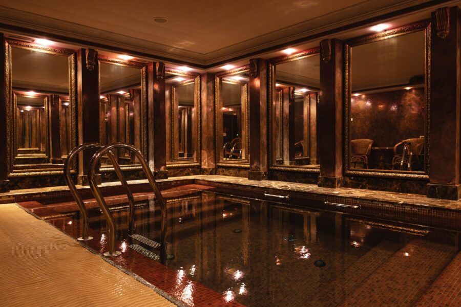 Роскошный интерьер спа-салона Время SPA в центре Санкт-Петербурга с приватной зоной для спа-процедур и ароматерапии